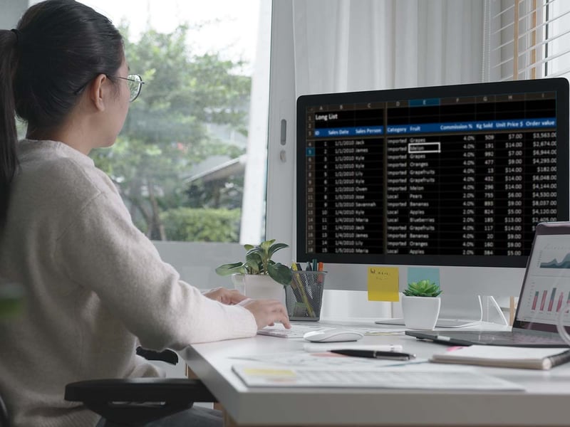 Cloudworker-working-on-computer-for-Insurance-Underwriting-Automation