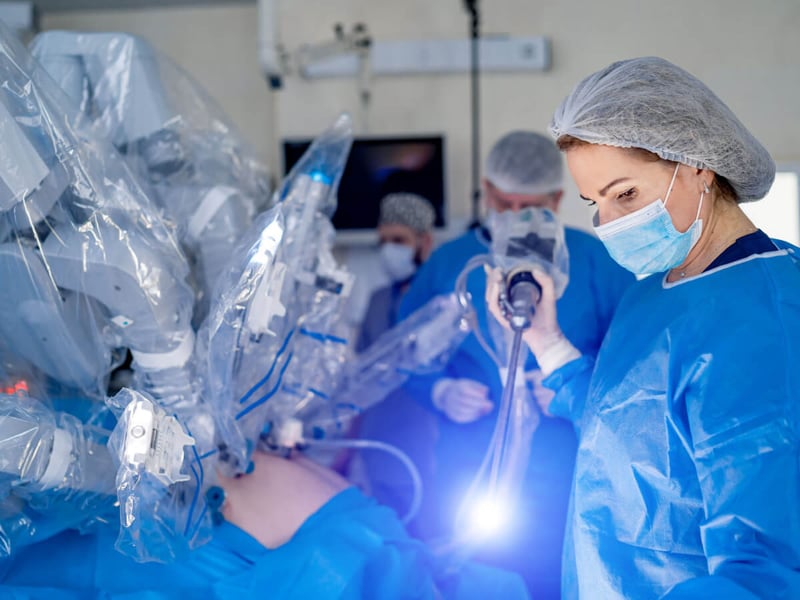 Medical-devices-doctors-in-operation-with-devices